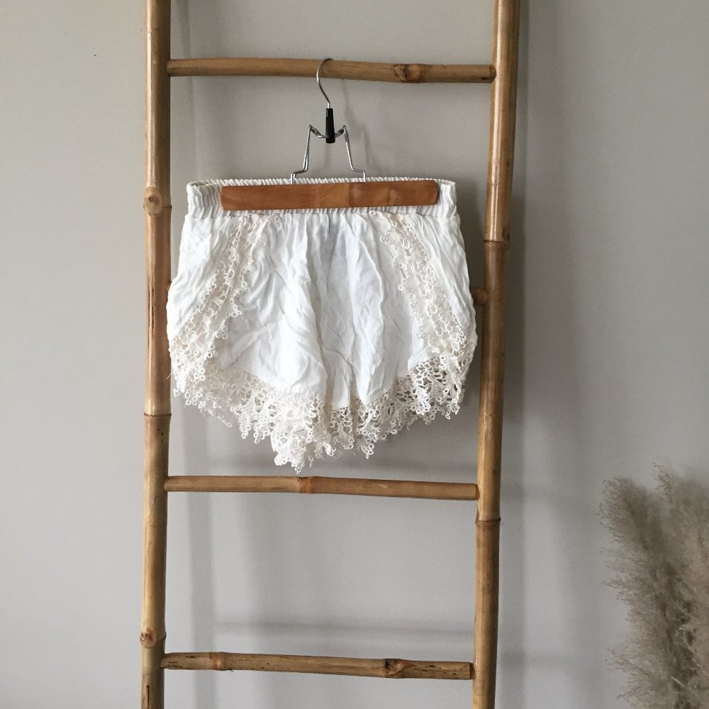 Lucy Love White Short